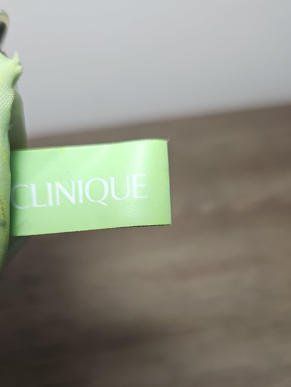 Clinique Faux Snake Skin Make-Up Bag with Wristlet Strap - Picture 11 of 12